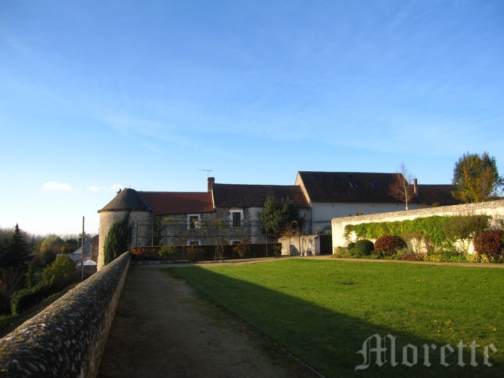 Tour Maison Grange depuis le Square